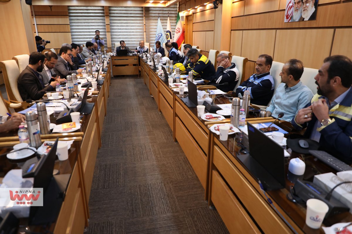 نشست مهندس شاهمیرزایی معاون وزیر نفت و مدیرعامل شرکت ملی صنایع پتروشیمی با مدیران شرکت پتروشیمی فن آوران 5