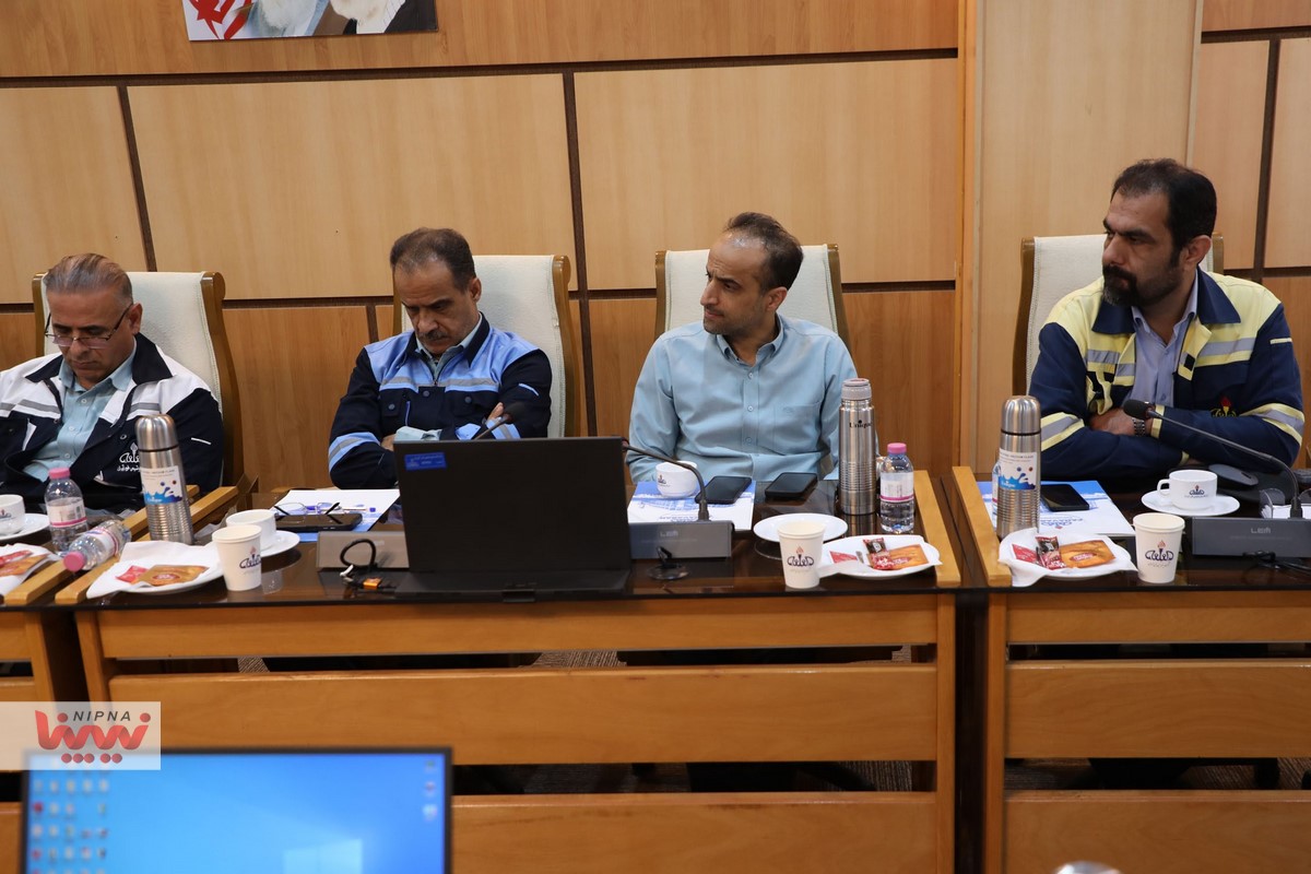 نشست مهندس شاهمیرزایی معاون وزیر نفت و مدیرعامل شرکت ملی صنایع پتروشیمی با مدیران شرکت پتروشیمی فن آوران 6