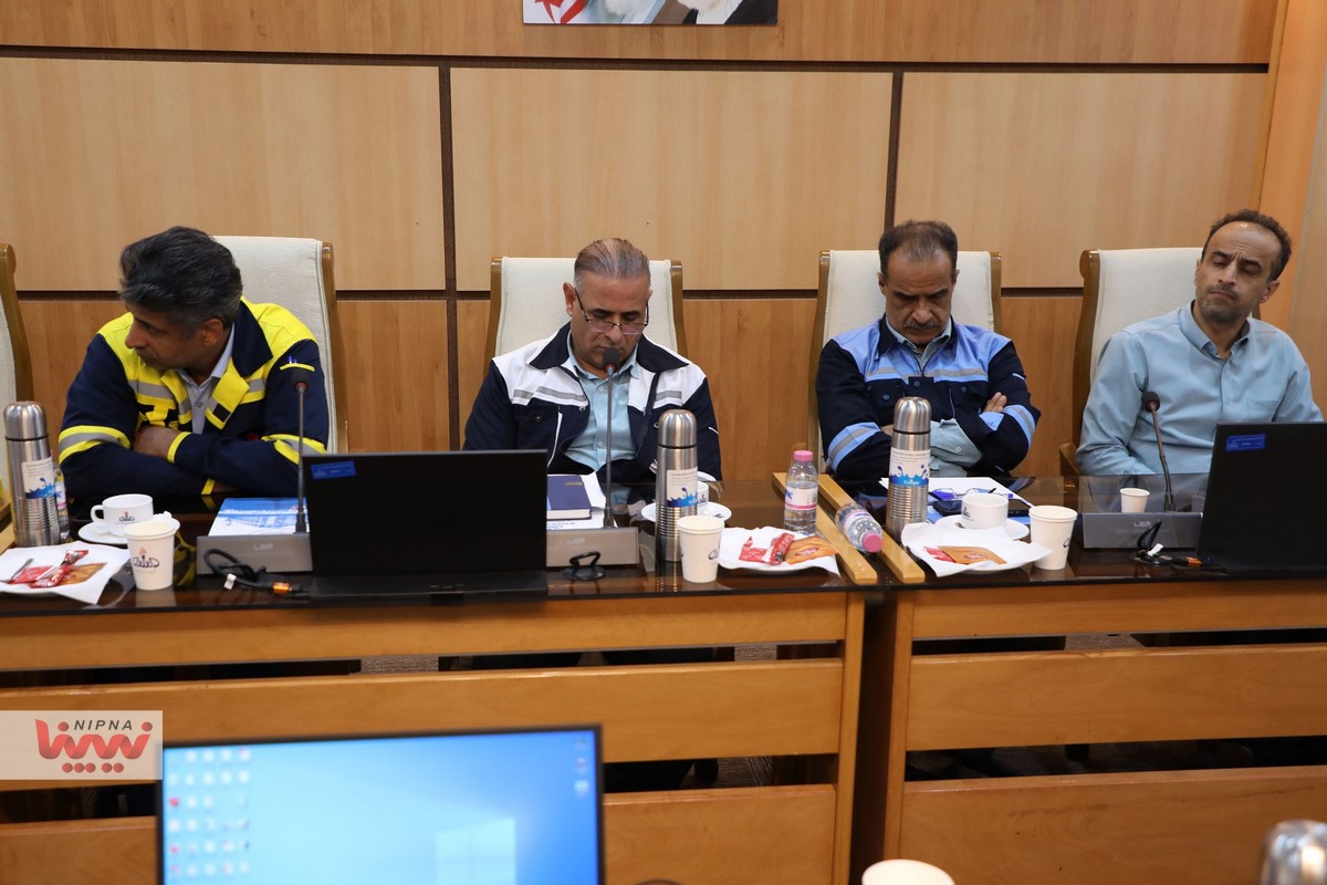 نشست مهندس شاهمیرزایی معاون وزیر نفت و مدیرعامل شرکت ملی صنایع پتروشیمی با مدیران شرکت پتروشیمی فن آوران 7