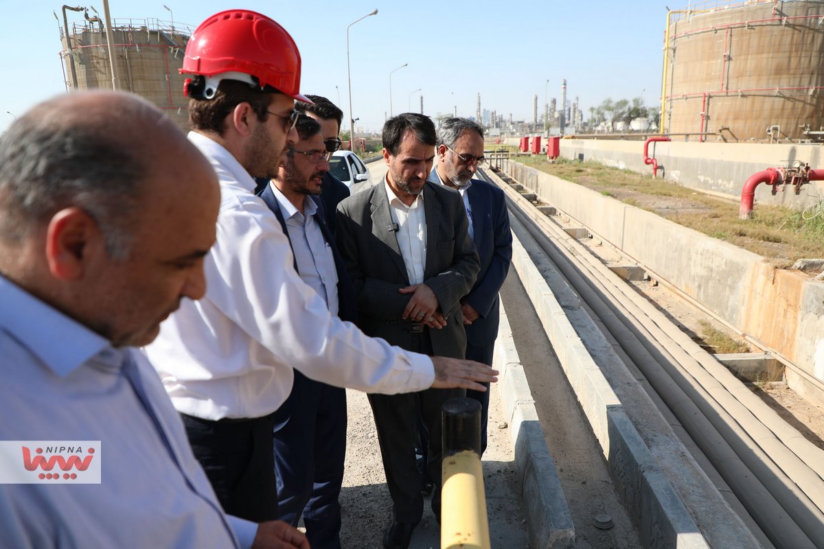 بازدید مهندس شاهمیرزایی معاون وزیر نفت و مدیرعامل شرکت ملی صنایع پتروشیمی از اسکله های صادراتی پایانه ها و مخازن 4