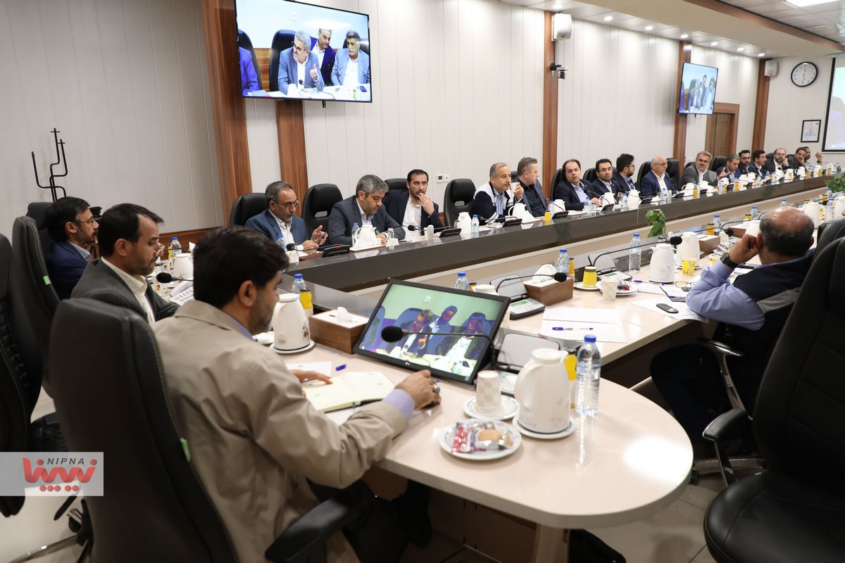 نشست مهندس شاهمیرزایی معاون وزیر نفت و مدیرعامل شرکت ملی صنایع پتروشیمی با مدیران عامل شرکت های پتروشیمی منطقه ویژه اقتصادی ماهشهر 1