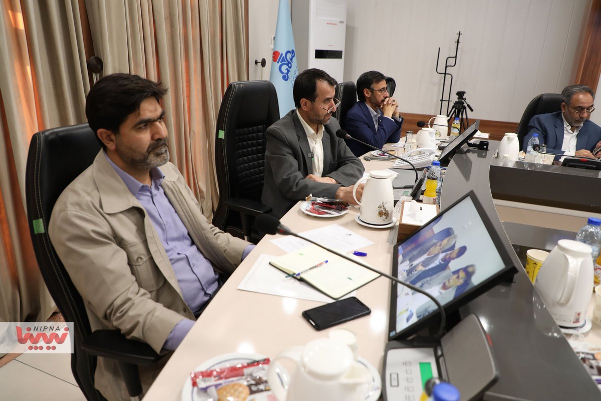 نشست مهندس شاهمیرزایی معاون وزیر نفت و مدیرعامل شرکت ملی صنایع پتروشیمی با مدیران عامل شرکت های پتروشیمی منطقه ویژه اقتصادی ماهشهر 2