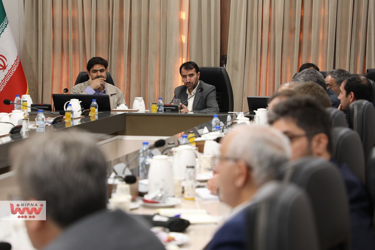 نشست مهندس شاهمیرزایی معاون وزیر نفت و مدیرعامل شرکت ملی صنایع پتروشیمی با مدیران عامل شرکت های پتروشیمی منطقه ویژه اقتصادی ماهشهر 4