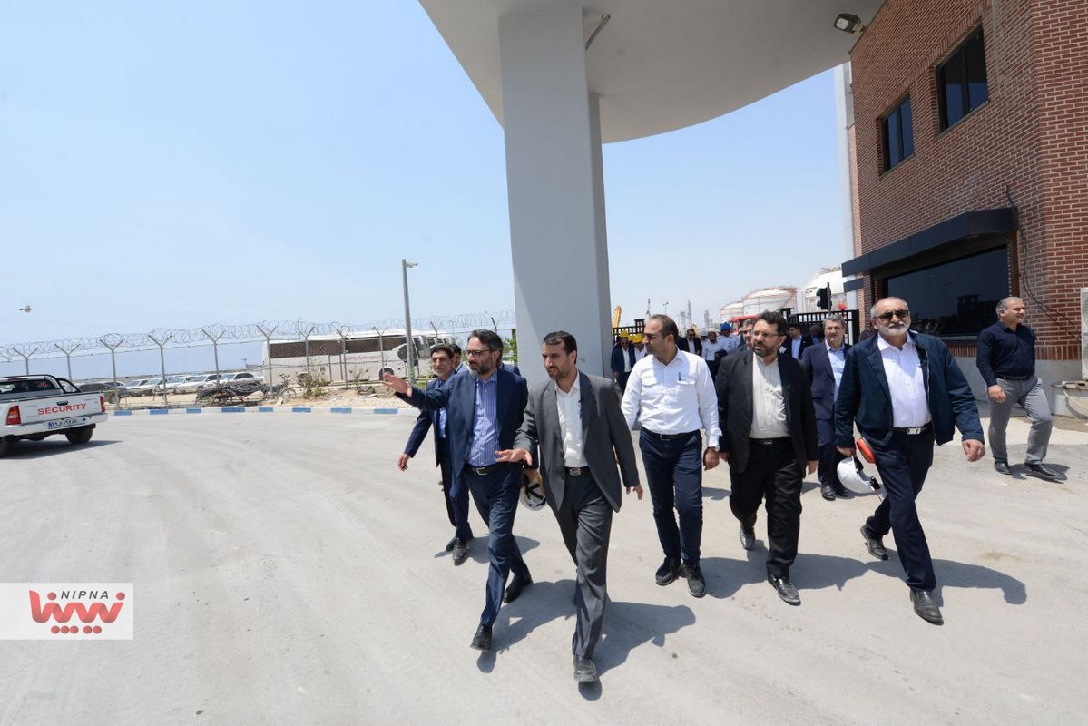 نشست هم اندیشی راهکارهای تحقق حداکثری جهش تولید با مشارکت مردمی در صنعت ارزش آفرین پتروشیمی با حضور مهندس شاهمیرزایی معاون وزیر نفت و مدیرعامل شرکت ملی صنایع پتروشیمی 6