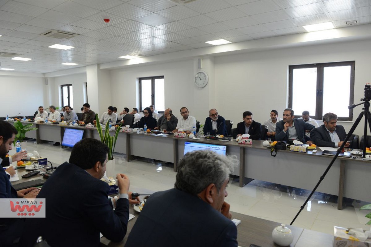 نشست هم اندیشی راهکارهای تحقق حداکثری جهش تولید با مشارکت مردمی در صنعت ارزش آفرین پتروشیمی با حضور مهندس شاهمیرزایی معاون وزیر نفت و مدیرعامل شرکت ملی صنایع پتروشیمی 12