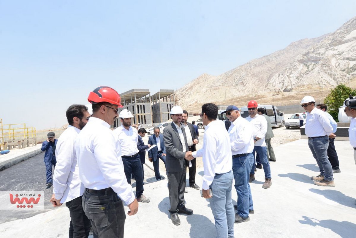 بازدید مهندس شاهمیرزایی معاون وزیر نفت و مدیرعامل شرکت ملی صنایع پتروشیمی از طرح پتروشیمی مهر پتروکیمیا 2