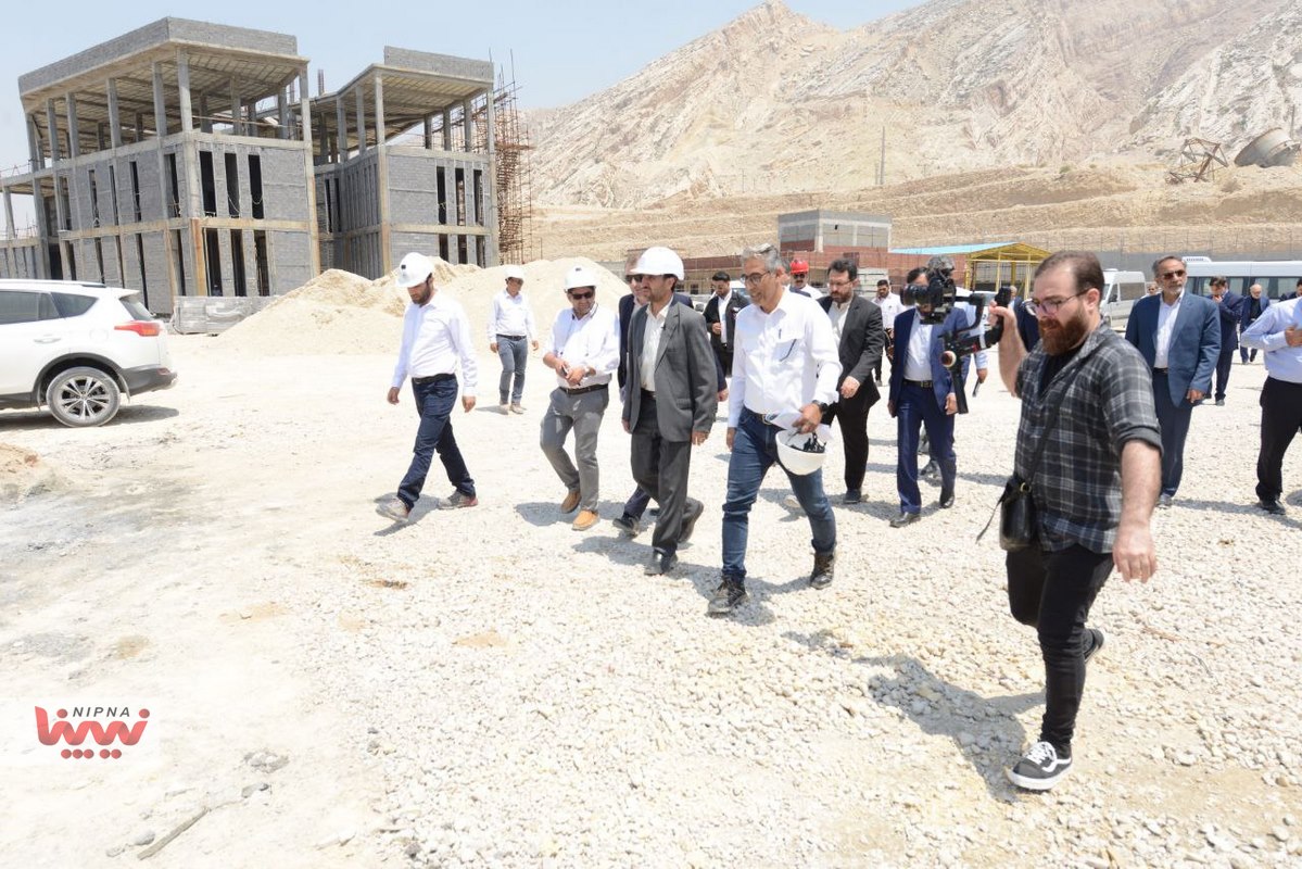 بازدید مهندس شاهمیرزایی معاون وزیر نفت و مدیرعامل شرکت ملی صنایع پتروشیمی از طرح پتروشیمی مهر پتروکیمیا 3