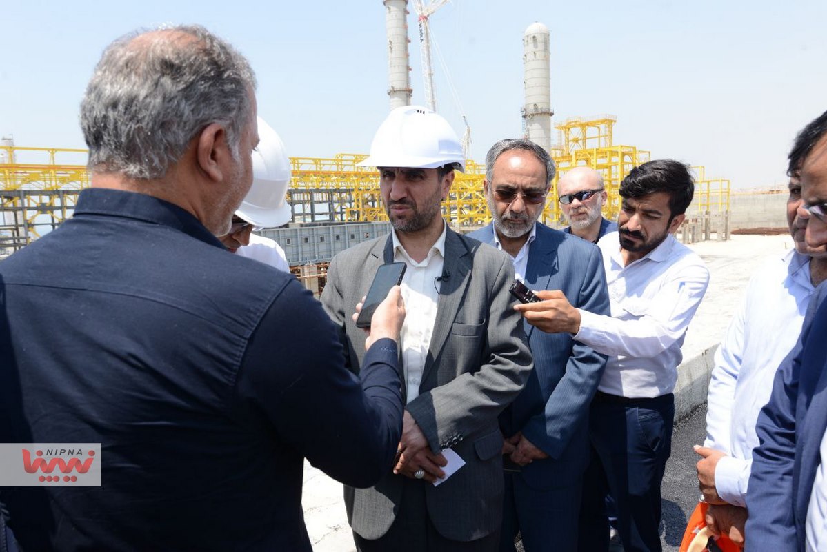 بازدید مهندس شاهمیرزایی معاون وزیر نفت و مدیرعامل شرکت ملی صنایع پتروشیمی از طرح پتروشیمی مهر پتروکیمیا 8