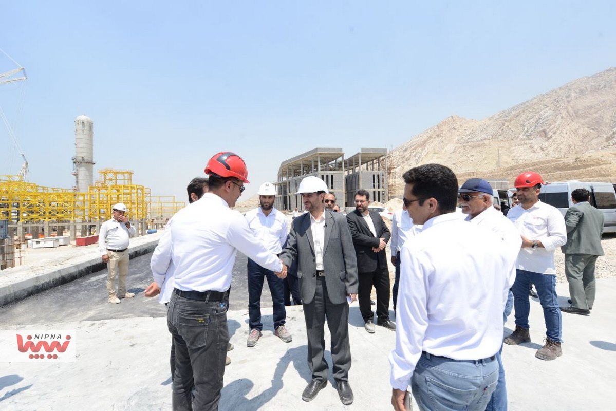 بازدید مهندس شاهمیرزایی معاون وزیر نفت و مدیرعامل شرکت ملی صنایع پتروشیمی از طرح پتروشیمی مهر پتروکیمیا 10