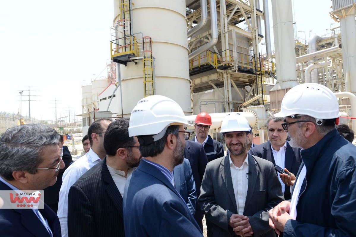 بازدید مهندس شاهمیرزایی معاون وزیر نفت و مدیرعامل شرکت ملی صنایع پتروشیمی از واحد شیرین سازی مجتمع پتروشیمی بوشهر 9