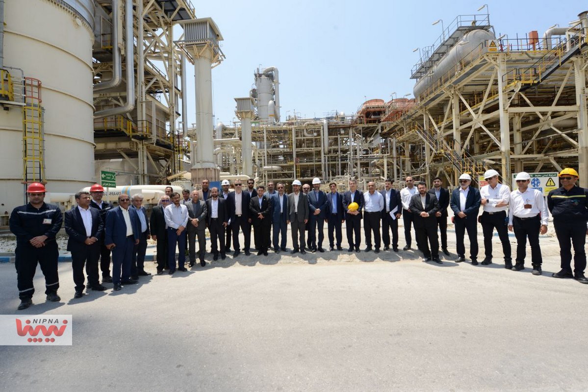 بازدید مهندس شاهمیرزایی معاون وزیر نفت و مدیرعامل شرکت ملی صنایع پتروشیمی از واحد شیرین سازی مجتمع پتروشیمی بوشهر 10