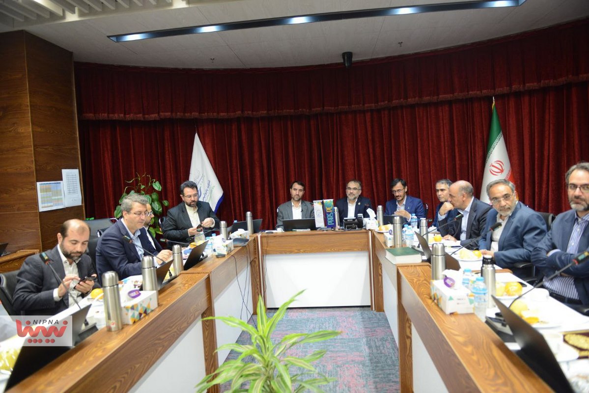 نشست مهندس شاهمیرزایی معاون وزیر نفت و مدیرعامل شرکت ملی صنایع پتروشیمی با مدیران شرکت پتروشیمی پارس 5