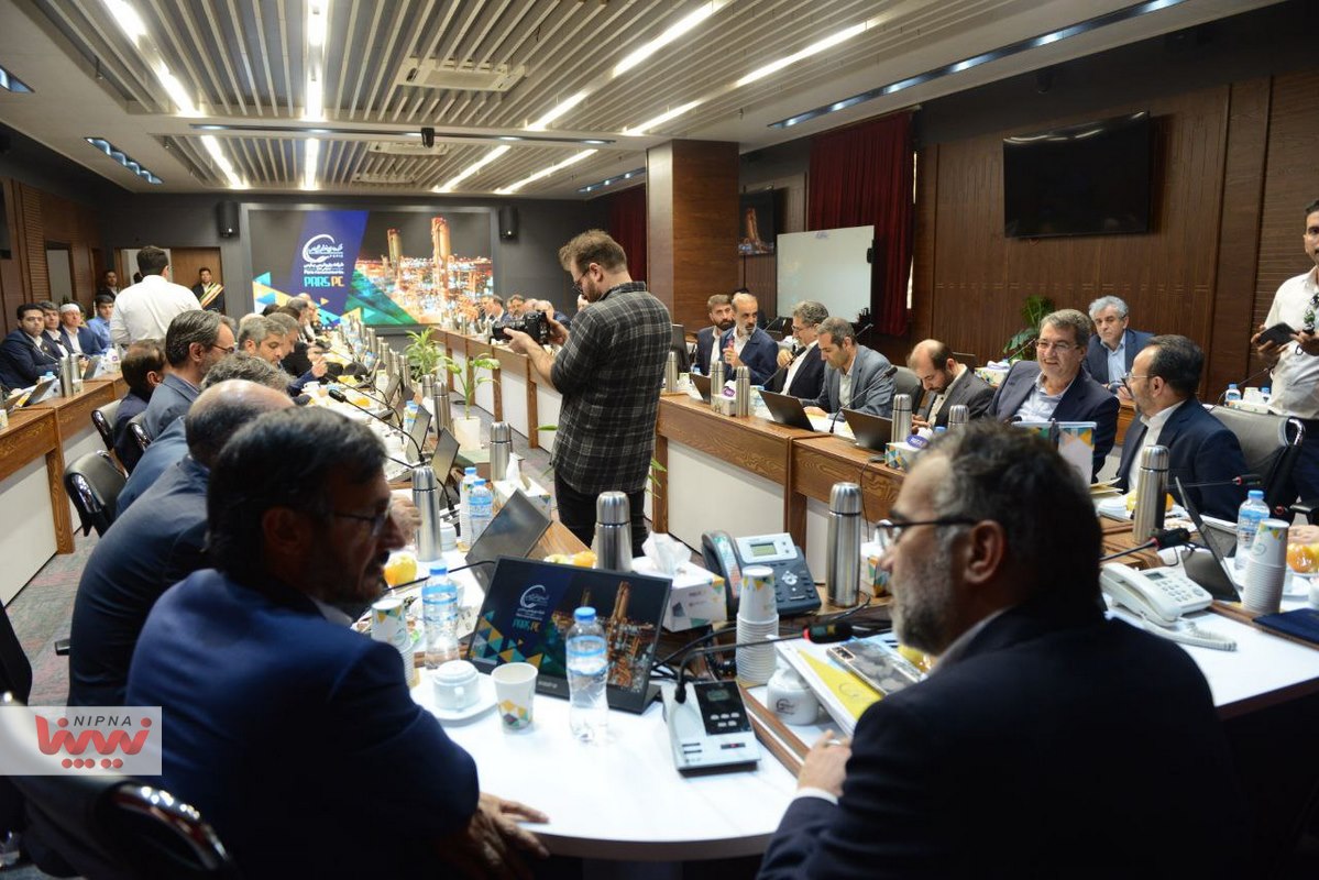 نشست مهندس شاهمیرزایی معاون وزیر نفت و مدیرعامل شرکت ملی صنایع پتروشیمی با مدیران شرکت پتروشیمی پارس 7