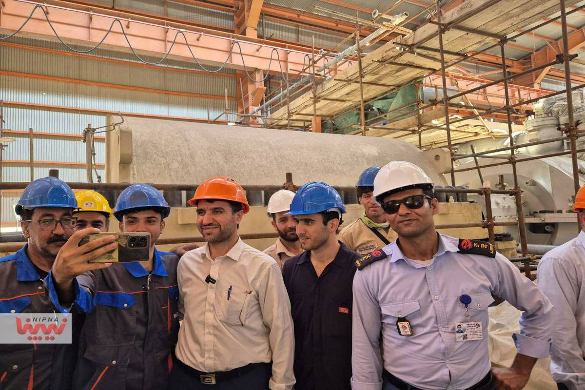 بازدید معاون وزیر نفت و مدیرعامل شرکت ملی صنایع پتروشیمی از طرح های پتروپالایش کنگان 2