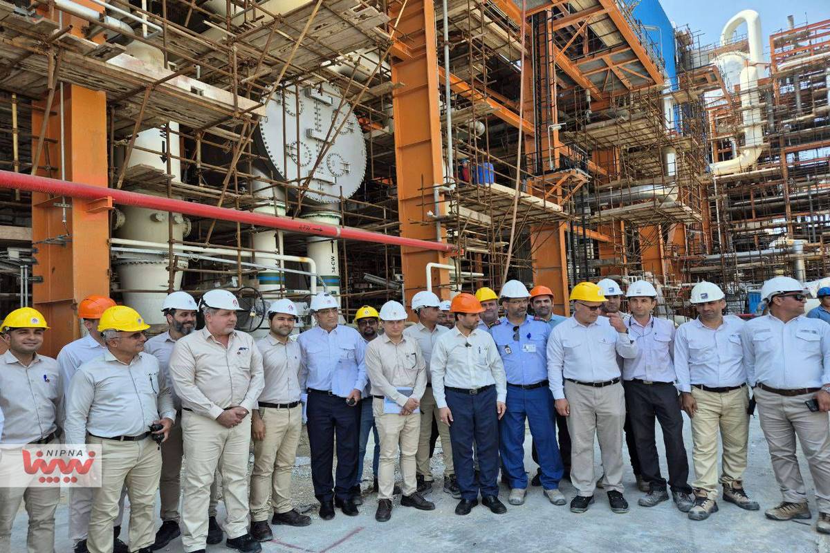 بازدید معاون وزیر نفت و مدیرعامل شرکت ملی صنایع پتروشیمی از طرح های پتروپالایش کنگان 4