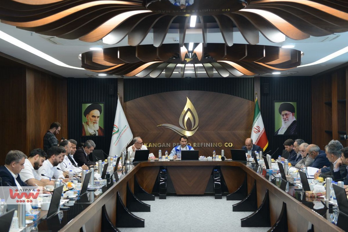 نشست معاون وزیر نفت و مدیرعامل شرکت ملی صنایع پتروشیمی با مدیران عامل شرکت های انتخاب کنگان، پیشگامان سیراف انرژی، ویستا انرژی ارغوان و سپهر کنگان 4