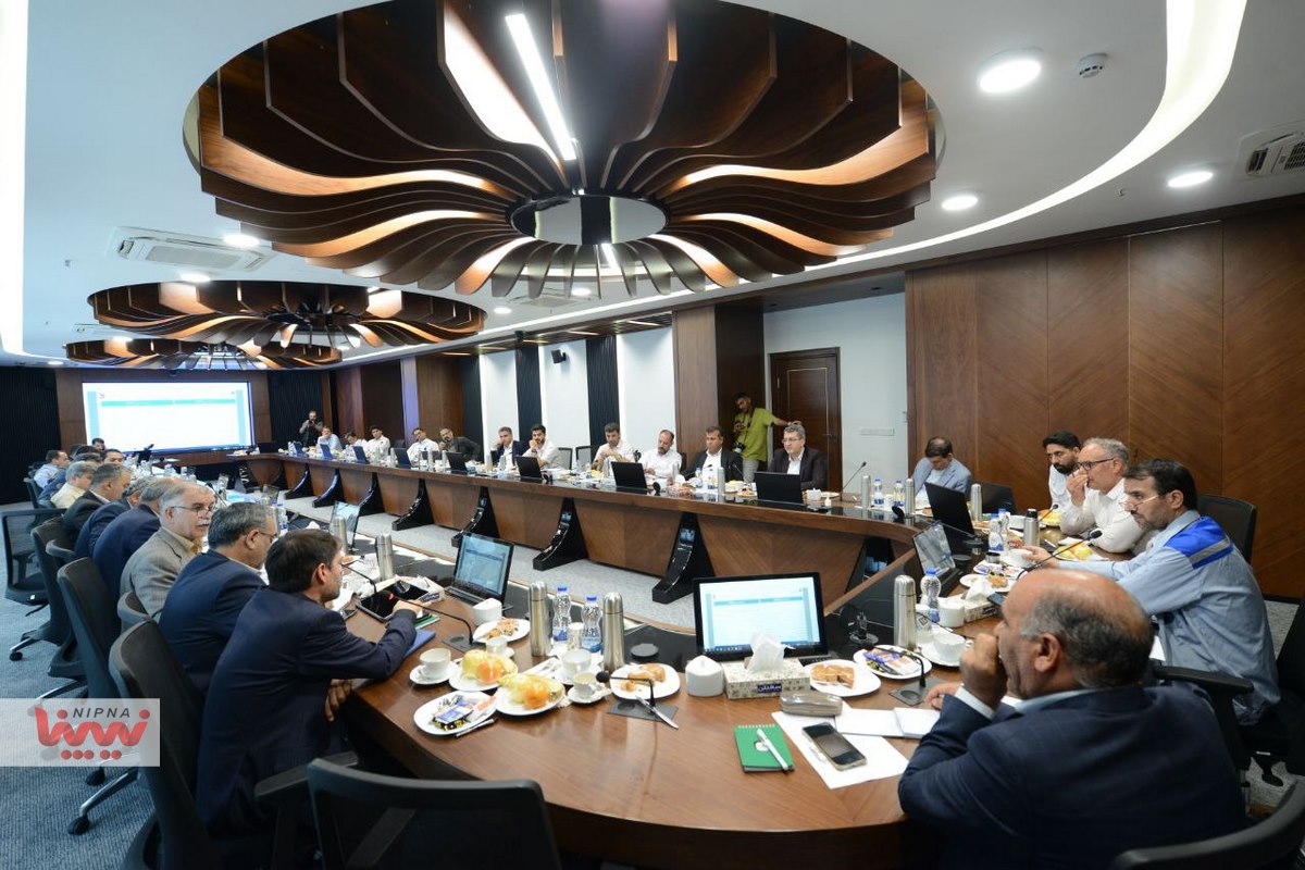 نشست معاون وزیر نفت و مدیرعامل شرکت ملی صنایع پتروشیمی با مدیران عامل شرکت های انتخاب کنگان، پیشگامان سیراف انرژی، ویستا انرژی ارغوان و سپهر کنگان 10