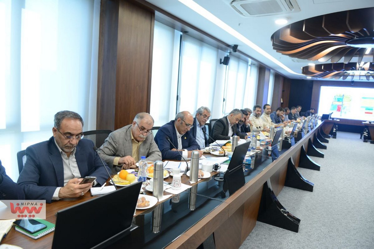 نشست معاون وزیر نفت و مدیرعامل شرکت ملی صنایع پتروشیمی با مدیران عامل شرکت های انتخاب کنگان، پیشگامان سیراف انرژی، ویستا انرژی ارغوان و سپهر کنگان 13