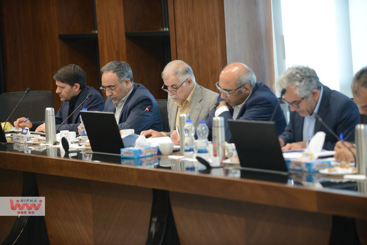 نشست معاون وزیر نفت و مدیرعامل شرکت ملی صنایع پتروشیمی با مدیران عامل شرکت های انتخاب کنگان، پیشگامان سیراف انرژی، ویستا انرژی ارغوان و سپهر کنگان 14