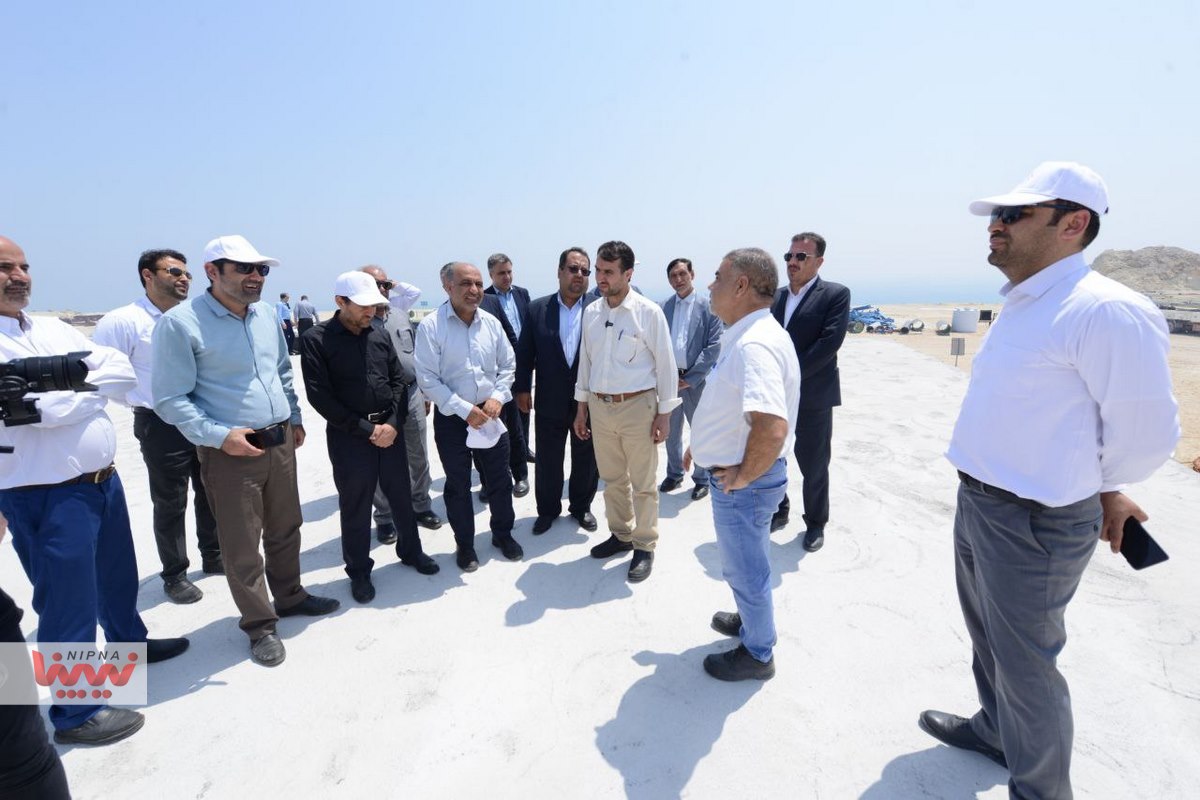 بازدید معاون وزیر نفت و مدیرعامل شرکت ملی صنایع پتروشیمی از منطقه انرژی بر پارسیان 1