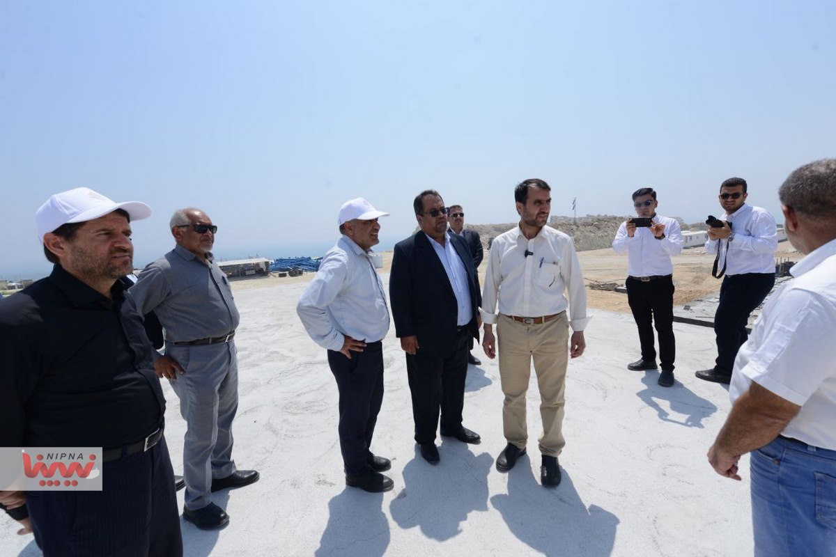 بازدید معاون وزیر نفت و مدیرعامل شرکت ملی صنایع پتروشیمی از منطقه انرژی بر پارسیان 2
