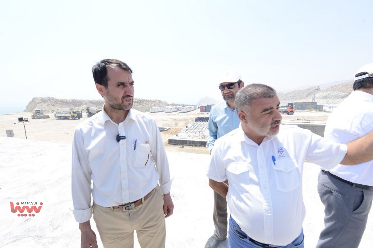 بازدید معاون وزیر نفت و مدیرعامل شرکت ملی صنایع پتروشیمی از منطقه انرژی بر پارسیان 4