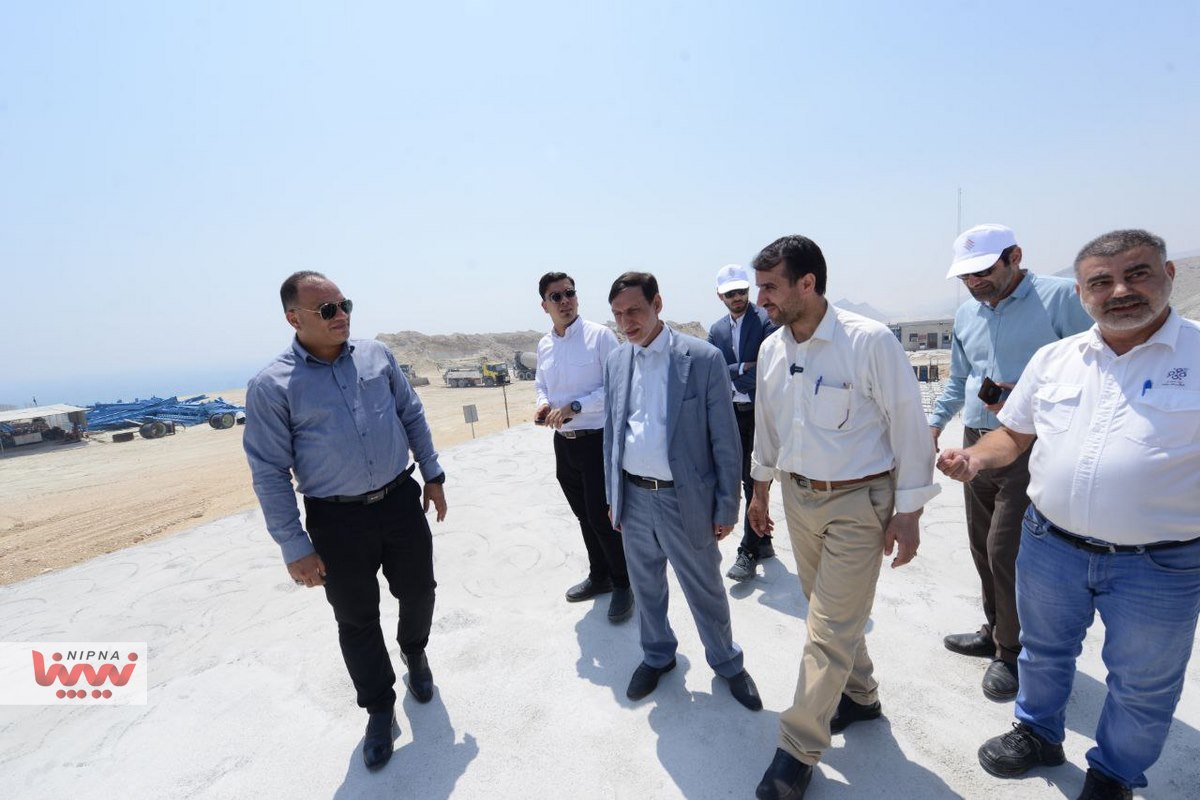 بازدید معاون وزیر نفت و مدیرعامل شرکت ملی صنایع پتروشیمی از منطقه انرژی بر پارسیان 5