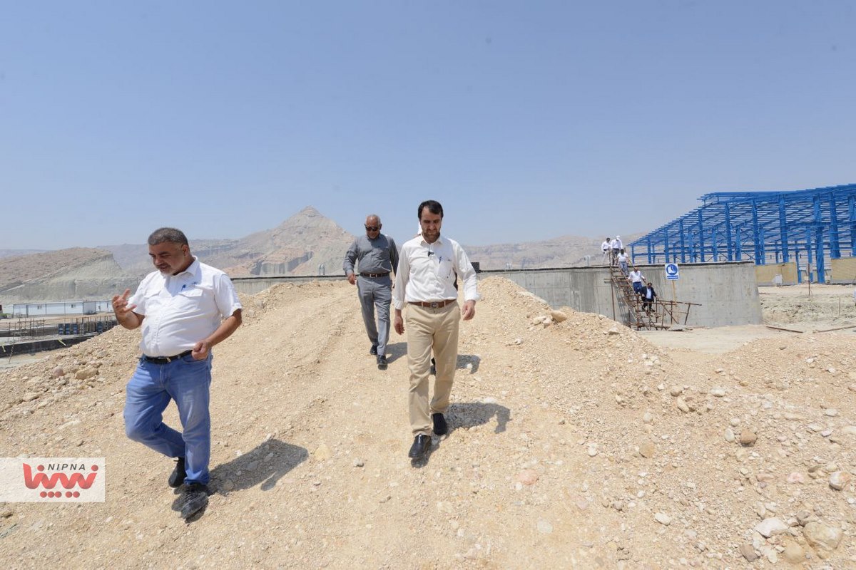 بازدید معاون وزیر نفت و مدیرعامل شرکت ملی صنایع پتروشیمی از منطقه انرژی بر پارسیان 6