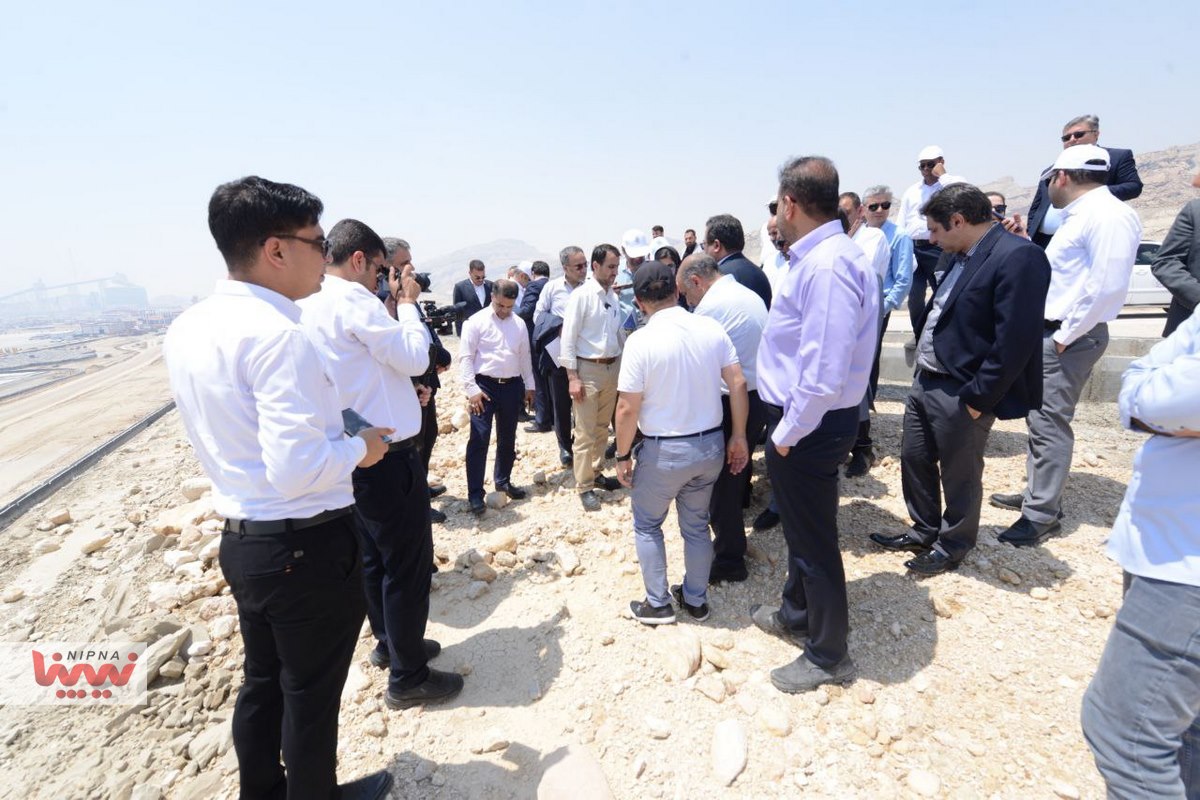 بازدید معاون وزیر نفت و مدیرعامل شرکت ملی صنایع پتروشیمی از منطقه انرژی بر پارسیان 10