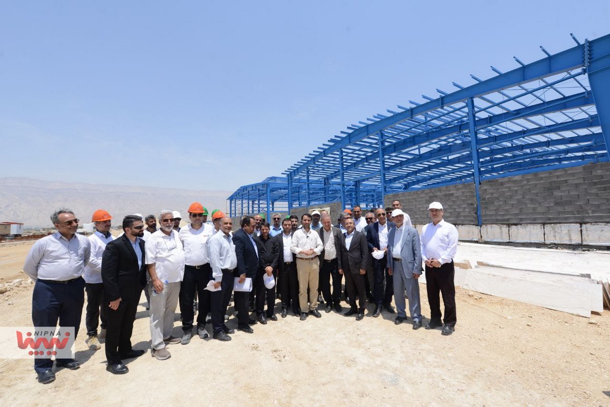 بازدید معاون وزیر نفت و مدیرعامل شرکت ملی صنایع پتروشیمی از منطقه انرژی بر پارسیان 11