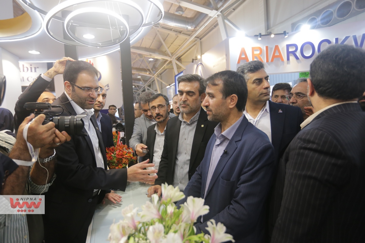 بازدید معاون وزیر نفت و مدیرعامل شرکت ملی صنایع پتروشیمی از بیست و هشتمین نمایشگاه بین المللی نفت، گاز، پالایش و پتروشیمی (روز سوم، سالن 38B) 18