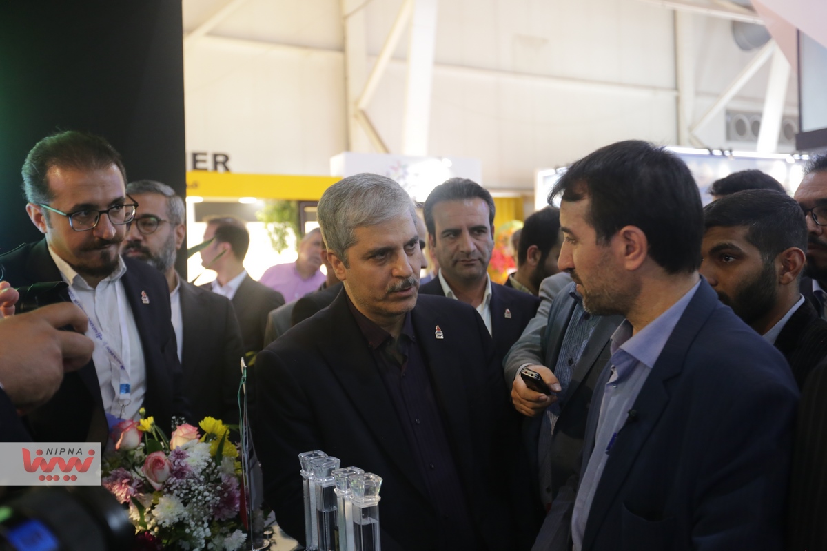 بازدید معاون وزیر نفت و مدیرعامل شرکت ملی صنایع پتروشیمی از بیست و هشتمین نمایشگاه بین المللی نفت، گاز، پالایش و پتروشیمی (روز سوم، سالن 38B) 19
