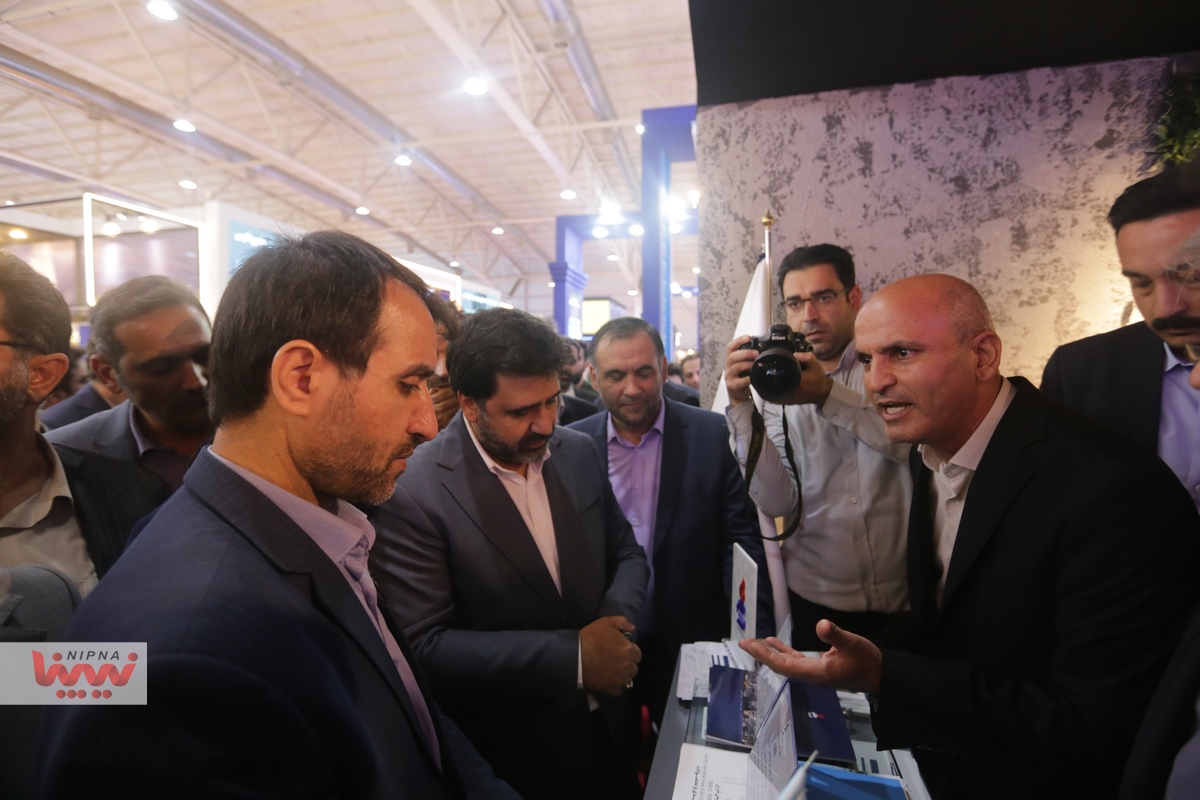 بازدید معاون وزیر نفت و مدیرعامل شرکت ملی صنایع پتروشیمی از بیست و هشتمین نمایشگاه بین المللی نفت، گاز، پالایش و پتروشیمی (روز سوم، سالن 38B) 20