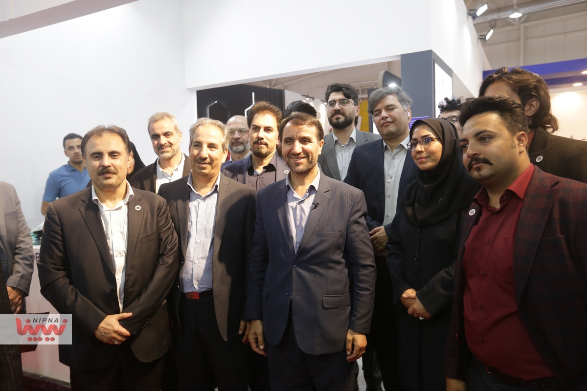 بازدید معاون وزیر نفت و مدیرعامل شرکت ملی صنایع پتروشیمی از بیست و هشتمین نمایشگاه بین المللی نفت، گاز، پالایش و پتروشیمی (روز سوم، سالن 38B) 21