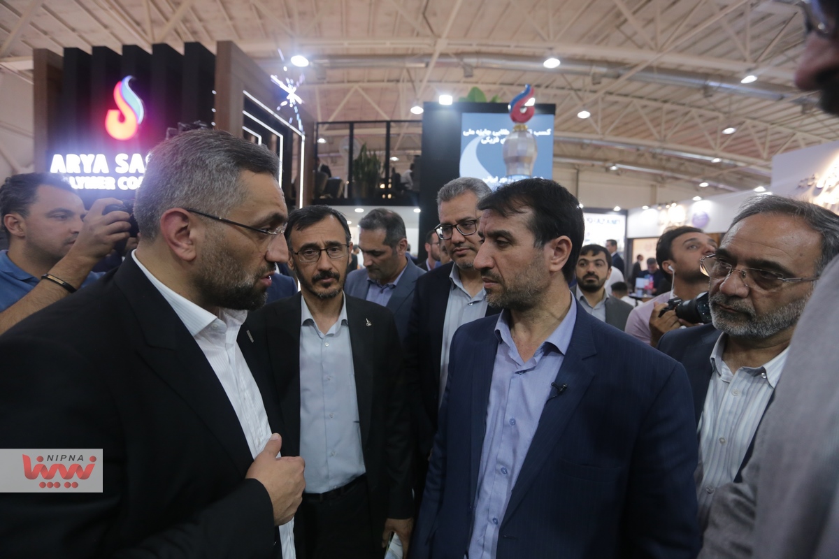 بازدید معاون وزیر نفت و مدیرعامل شرکت ملی صنایع پتروشیمی از بیست و هشتمین نمایشگاه بین المللی نفت، گاز، پالایش و پتروشیمی (روز سوم، سالن 38B) 22