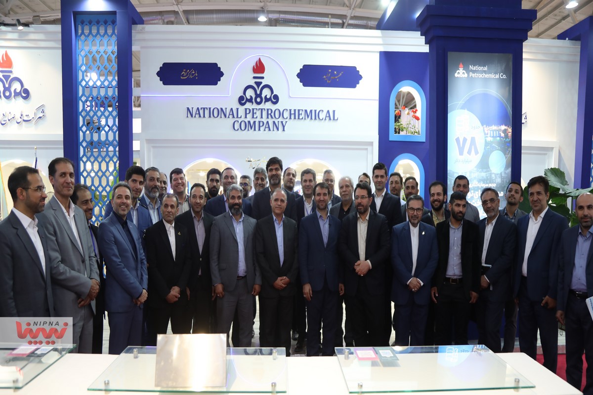 بازدید معاون وزیر نفت و مدیرعامل شرکت ملی صنایع پتروشیمی از بیست و هشتمین نمایشگاه بین المللی نفت، گاز، پالایش و پتروشیمی (روز سوم، سالن 38B) 23