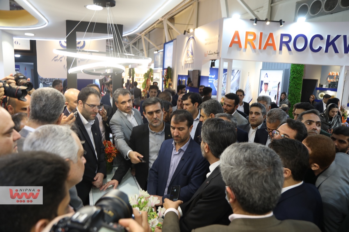 بازدید معاون وزیر نفت و مدیرعامل شرکت ملی صنایع پتروشیمی از بیست و هشتمین نمایشگاه بین المللی نفت، گاز، پالایش و پتروشیمی (روز سوم، سالن 38B) 27