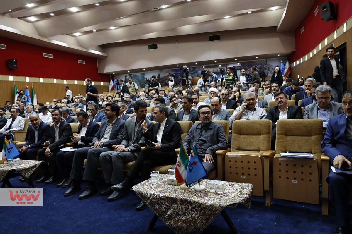 نشست خبری معاون وزیر نفت و مدیرعامل شرکت ملی صنایع پتروشیمی در بیست و هشتمین نمایشگاه بین المللی صنعت نفت 21