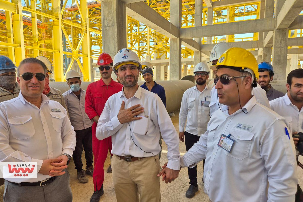 بازدید معاون وزیر نفت و مدیرعامل شرکت ملی صنایع پتروشیمی از روند پیشرفت طرح های پتروشیمی در عسلویه
