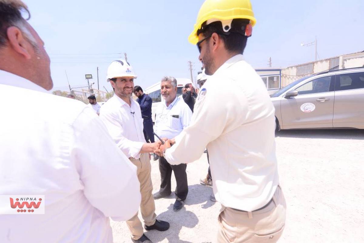 بازدید معاون وزیر نفت و مدیرعامل شرکت ملی صنایع پتروشیمی از روند پیشرفت طرح های پتروشیمی در عسلویه (2) 1