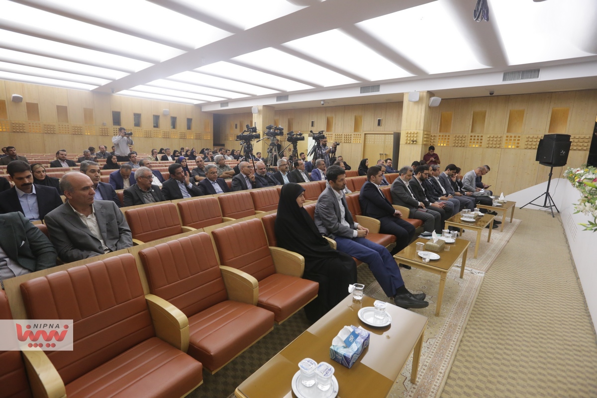 نخستین همایش ملی عرضه اعتباری محصولات پتروشیمی 28