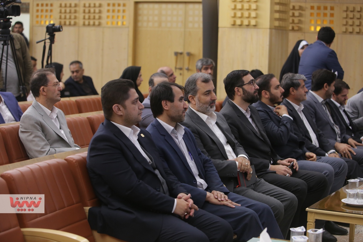 نخستین همایش ملی عرضه اعتباری محصولات پتروشیمی 31