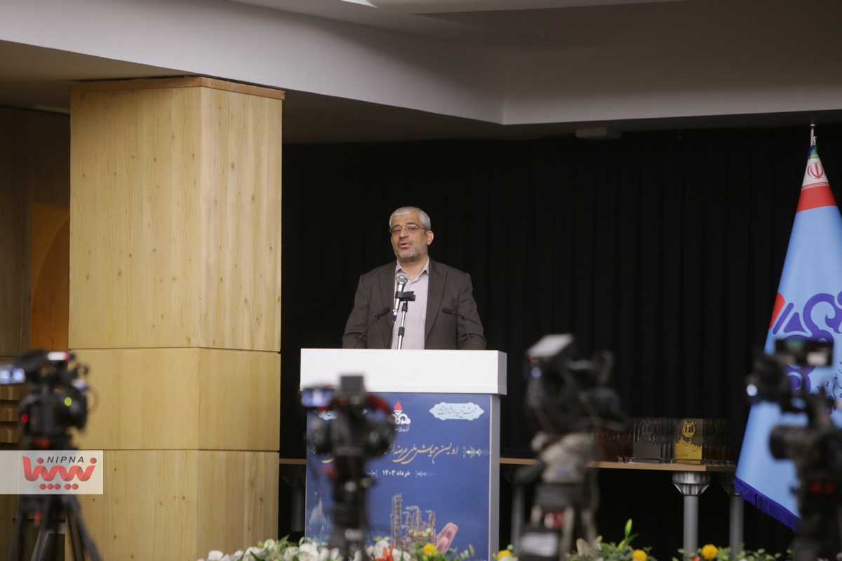 نخستین همایش ملی عرضه اعتباری محصولات پتروشیمی 33