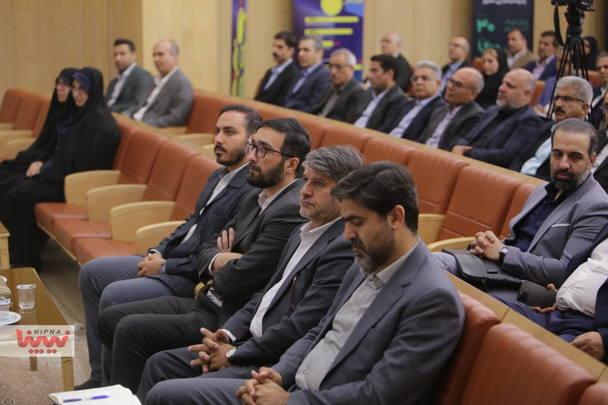 نخستین همایش ملی عرضه اعتباری محصولات پتروشیمی 34