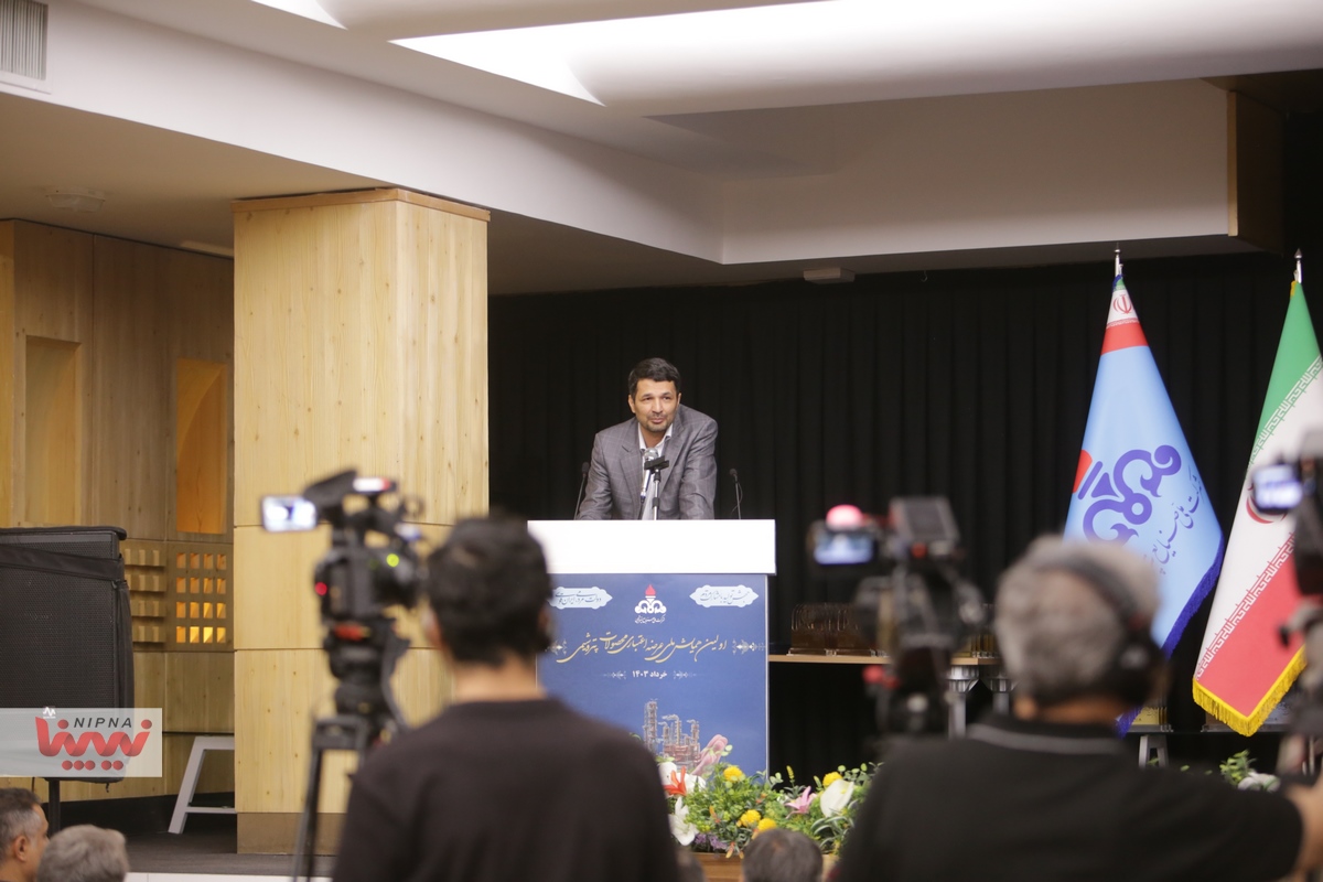 نخستین همایش ملی عرضه اعتباری محصولات پتروشیمی 35