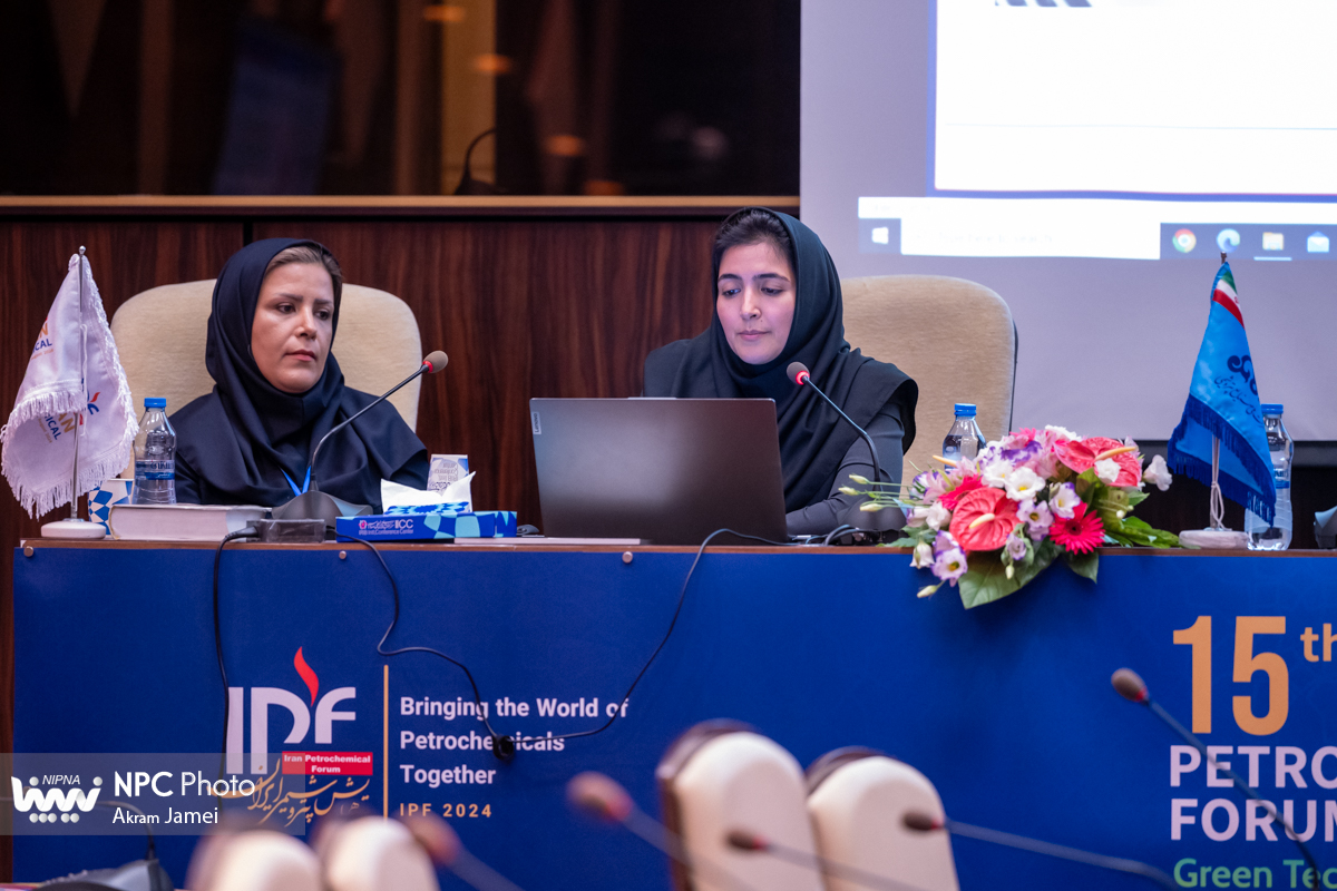 کارگاه آموزشی آینده نگری در صنعت پتروشیمی 4