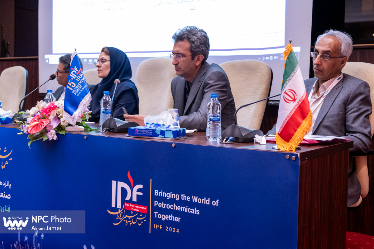 کارگاه آموزشی آینده نگری در صنعت پتروشیمی 5