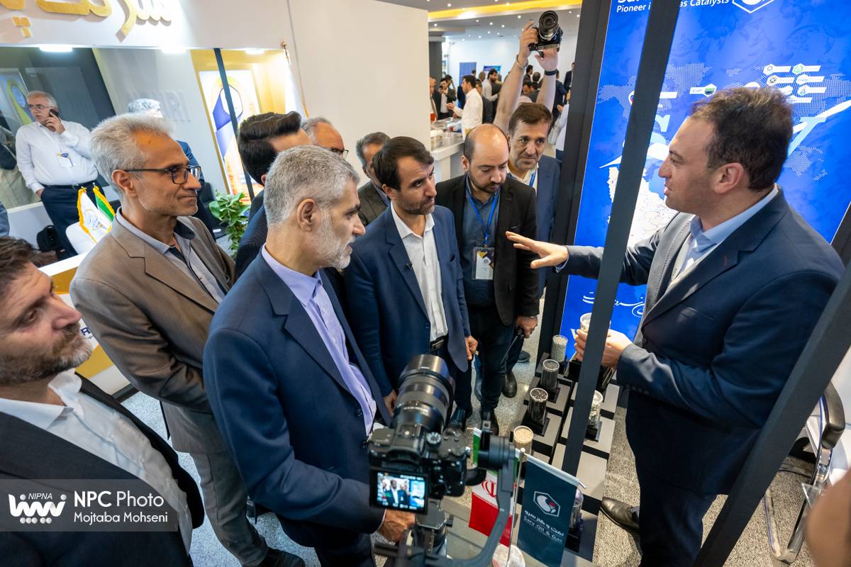 افتتاح و بازدید از نمایشگاه جانبی پانزدهمین همایش بین المللی صنعت پتروشیمی ایران (IPF) 1