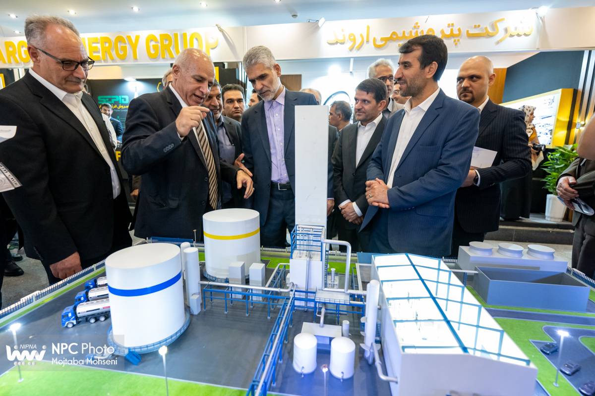 افتتاح و بازدید از نمایشگاه جانبی پانزدهمین همایش بین المللی صنعت پتروشیمی ایران (IPF) 2