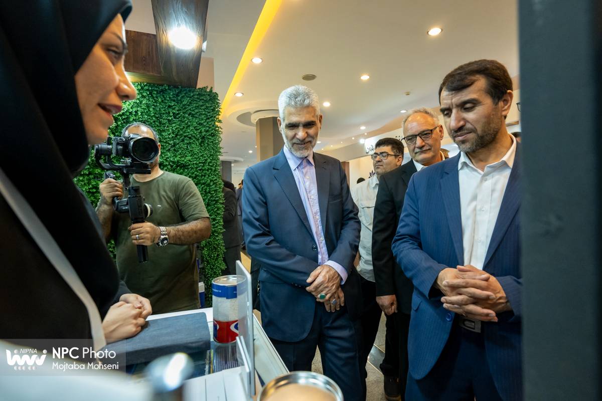 افتتاح و بازدید از نمایشگاه جانبی پانزدهمین همایش بین المللی صنعت پتروشیمی ایران (IPF) 4